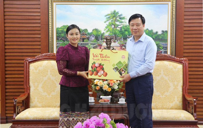 Đồng chí Bí thư Tỉnh ủy Phạm Xuân Thăng tiếp Đoàn phu nhân một số bộ trưởng nước Cộng hòa Dân chủ Nhân dân Lào